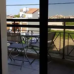 Ria Court 33 דירה